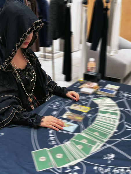 金鳞 协会会员 形象照(小).png